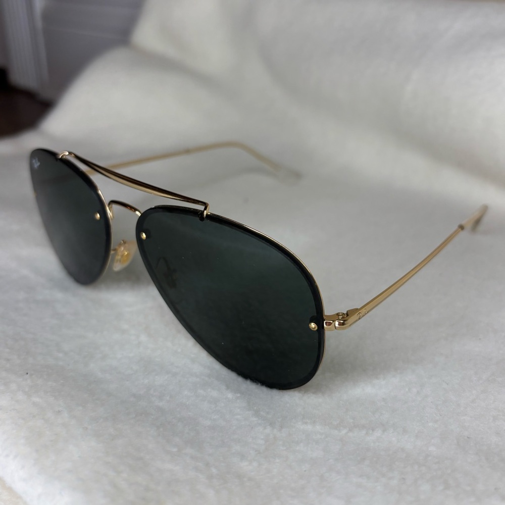 Ray-Ban Gold Frame Aviator Sunglasses - Picture 4 of 6